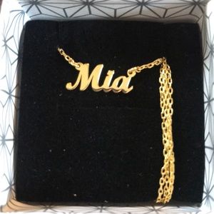 “Mia” name necklace